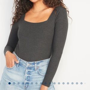 Ribbed square neck net